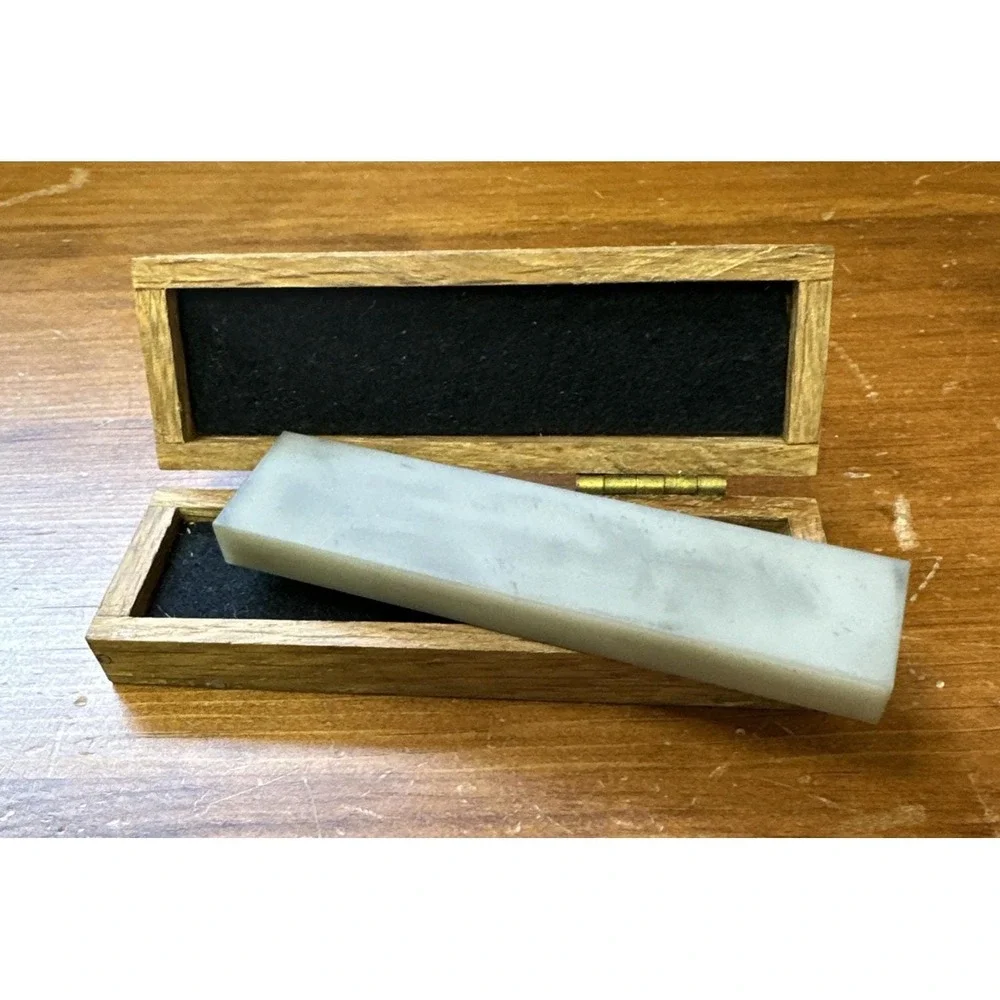 Vtg Butterscotch Translucent Arkansas Oilstone  Sharpening Stone in wood box